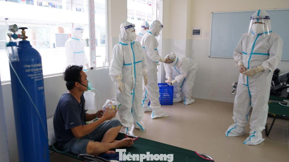 Các bệnh viện dã chiến ở Bình Dương phát huy hiệu quả điều trị bệnh nhân COVID-19, số bệnh nhân xuất viện mỗi ngày cao
