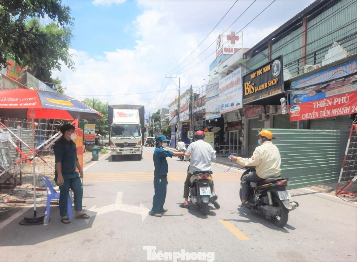 Người dân ở vùng xanh trên địa bàn TP Thuận An đủ điều kiện sẽ được ra đường Người dân ở vùng xanh trên địa bàn TP Thuận An đủ điều kiện sẽ được ra đường