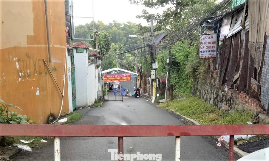 Trạm y tế lưu động được thành lập ngay trong khu vực ghi nhận chùm F0