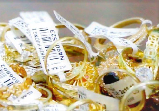 Số vàng Nhung trộm bị tạm giữ Số vàng Nhung trộm bị tạm giữ