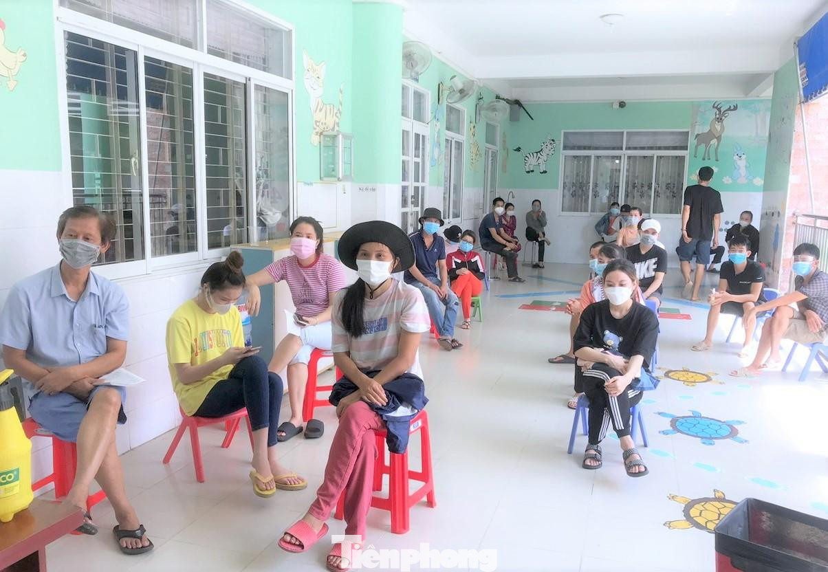 Vắc xin Vero Cell của Sinopharm được Viện Kiểm định Quốc gia vắc xin và sinh phẩm y tế (Bộ Y tế) kiểm định theo đúng quy trình nghiêm ngặt và được cấp giấy chứng nhận trước khi đưa ra sử dụng tiêm cho người dân.