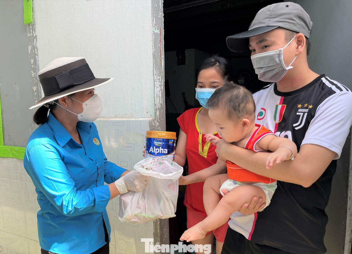 Liên đoàn Lao động tỉnh Bình Dương hỗ trợ người lao động ở trọ Liên đoàn Lao động tỉnh Bình Dương hỗ trợ người lao động ở trọ