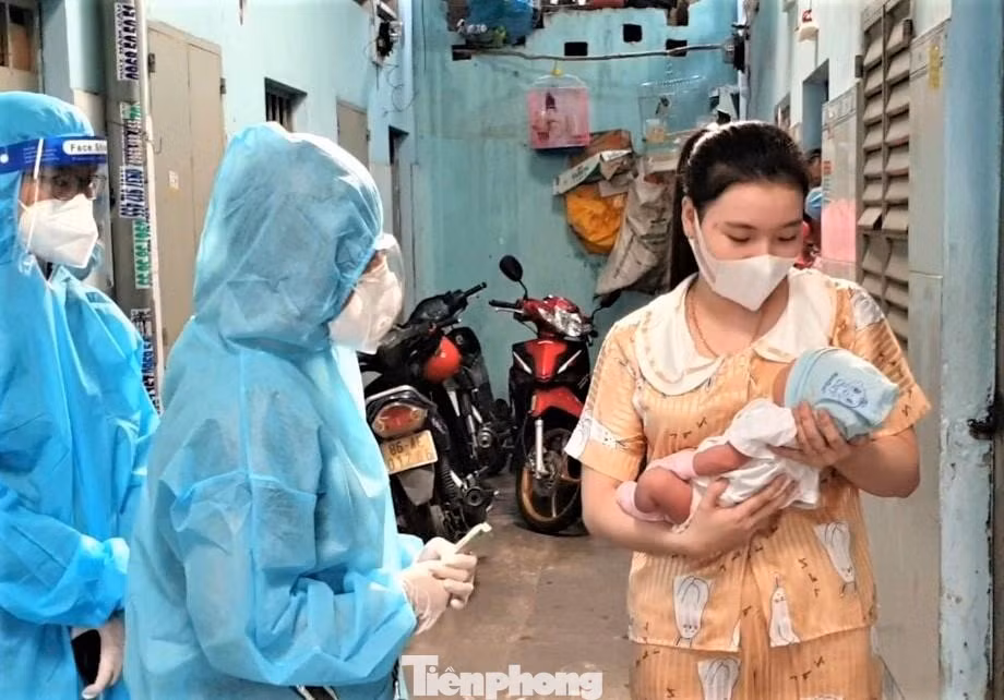 Một bé mồ côi đang ở trọ tại Bình Dương