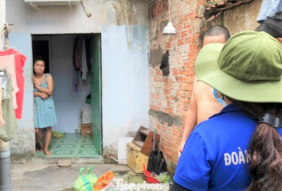 Đoàn thanh niên phường Phú Lợi, TP Thủ Dầu Một mang thực phẩm đến tận nhà phát cho người dân Đoàn thanh niên phường Phú Lợi, TP Thủ Dầu Một mang thực phẩm đến tận nhà phát cho người dân