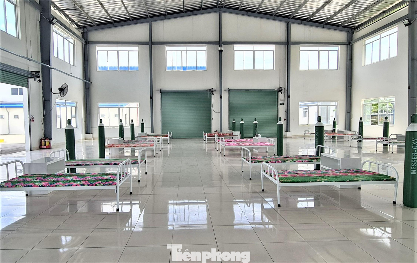 Trạm y tế lưu động được lập trong nhà xưởng công ty ở cụm công nghiệp Phú Chánh