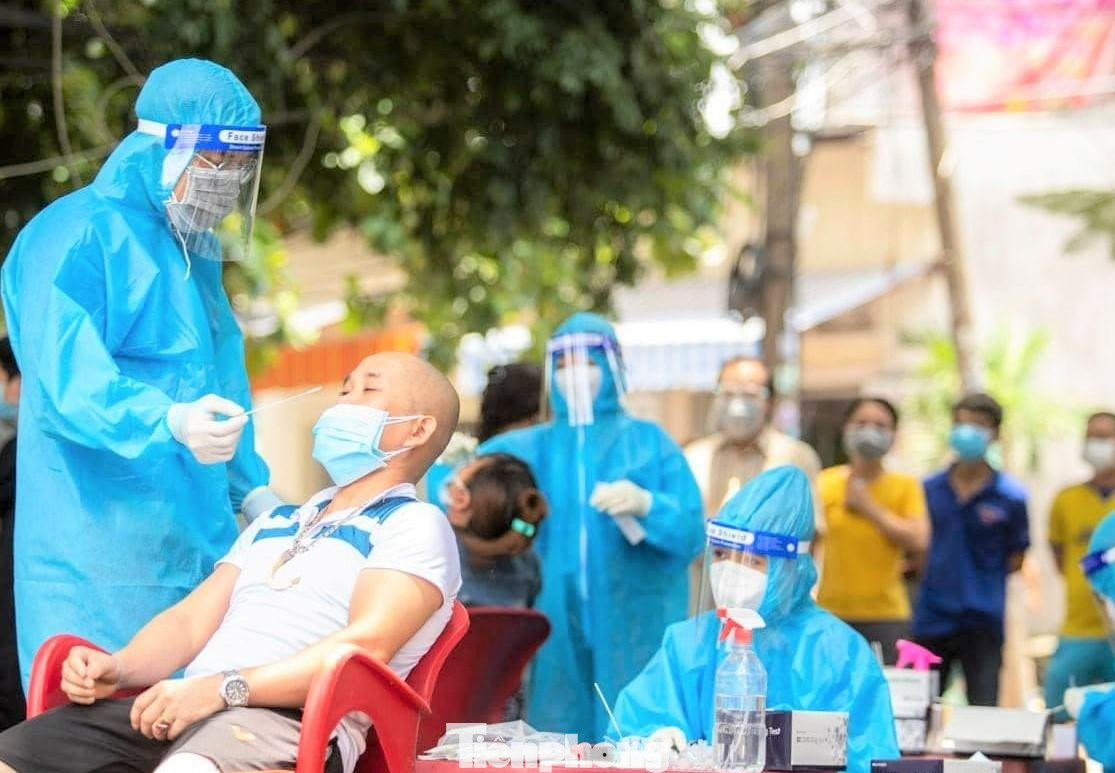 Chợ truyền thống hoạt động trở lại, tiểu thương và người mua hàng phải xét nghiệm, tiêm vắc xin và tuân thủ quy tắc 5K