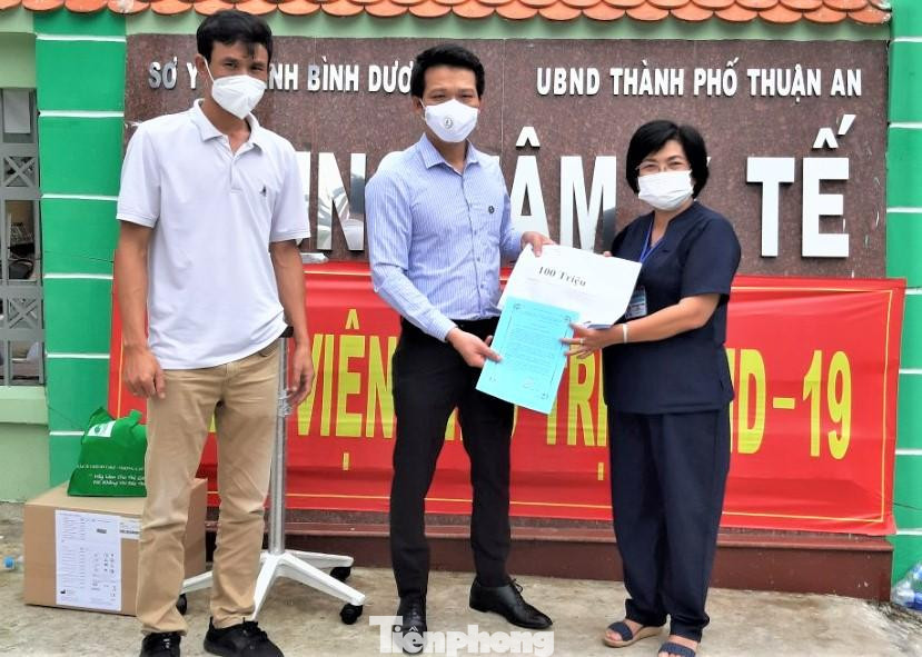 BS Huỳnh Thị Nguyệt Phương, Giám đốc TTYT TP Thuận An tiếp nhận hỗ trợ BS Huỳnh Thị Nguyệt Phương, Giám đốc TTYT TP Thuận An tiếp nhận hỗ trợ