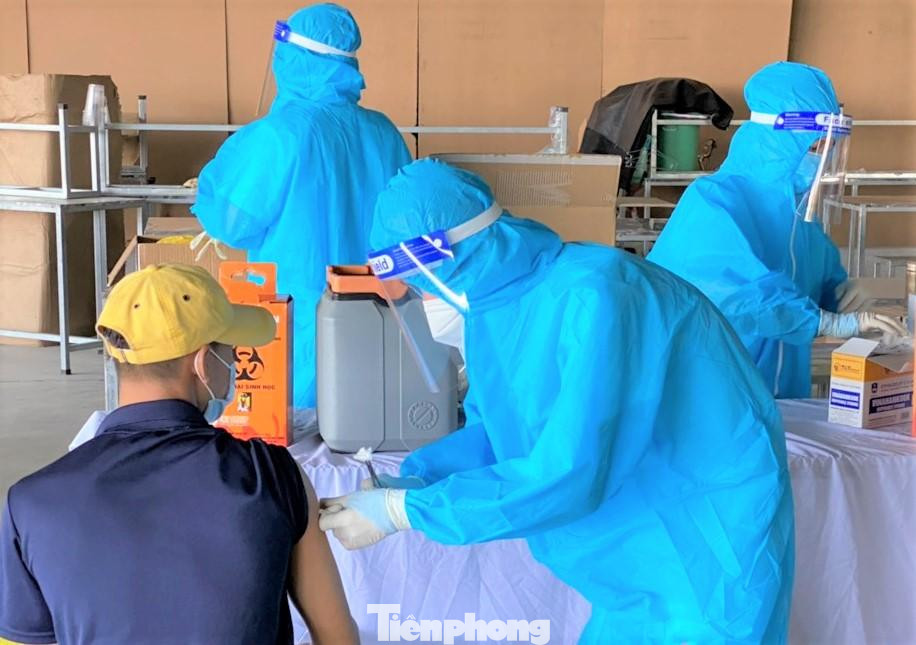 Người tiêm mũi 1 Moderna sẽ được tiêm mũi 2 Pfizer thay thế Người tiêm mũi 1 Moderna sẽ được tiêm mũi 2 Pfizer thay thế