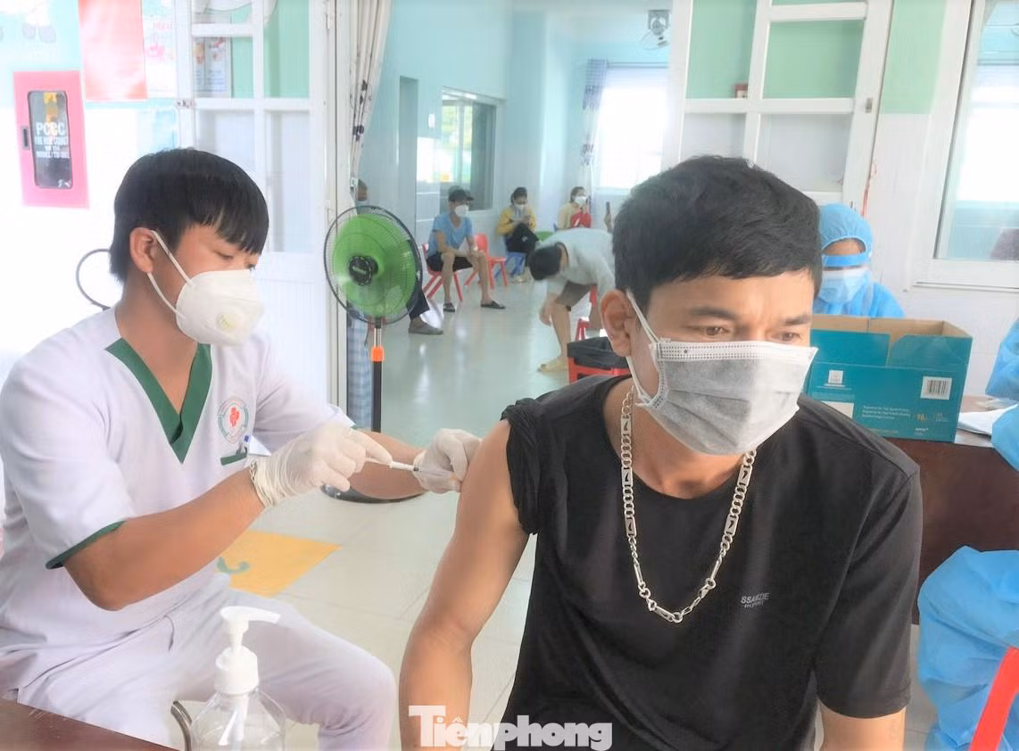 Bình Dương quyết tâm tiêm 100% đối tượng thuộc diện ưu tiên và nguy cơ