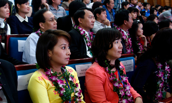 Tham dự lễ tuyên dương có Bí thư Thường trực T.Ư Đoàn Phan Văn Mãi, Phó Chủ tịch Thường trực Trung ương Hội LHTN Việt Nam Nguyễn Phi Long; 35 giảng viên doanh nhân tiêu biểu năm 2012. 