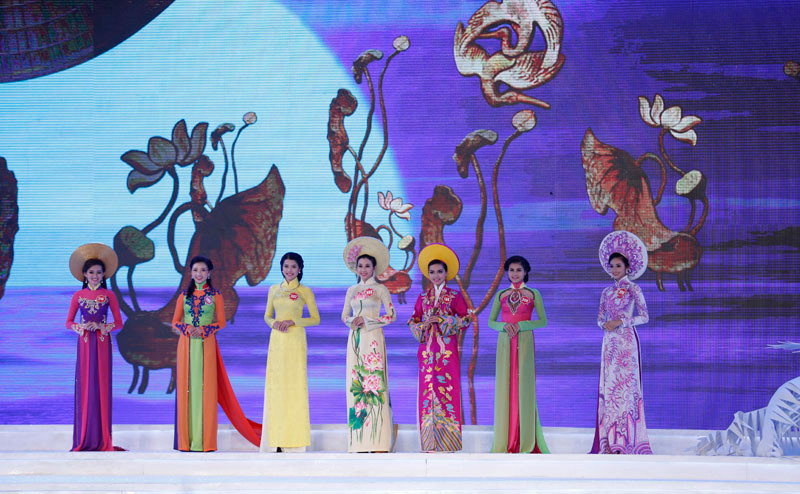 Nguyễn Cao Kỳ Duyên đăng quang Hoa hậu Việt Nam 2014 ảnh 23