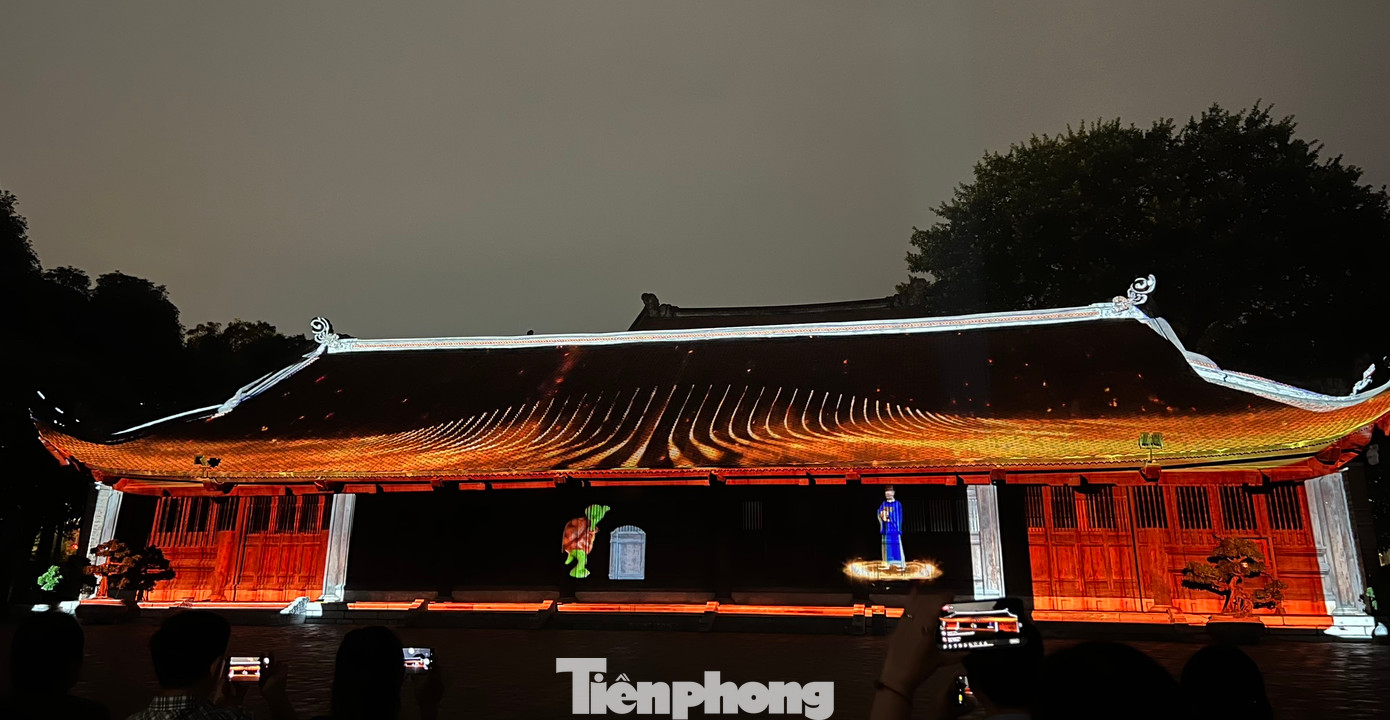 Phim mapping 3D Tinh hoa đạo học được lấy cảm hứng từ những yếu tố đặc thù tại Khu di tích quốc gia đặc biệt Văn Miếu - Quốc Tử Giám gắn liền với đạo học của người Việt xuyên suốt qua nhiều thế kỷ. Những giá trị tinh hoa đó bắt nguồn từ tinh thần hiếu học, từ gia đạo trong mỗi gia đình, từ tinh thần phấn đấu kiên trì, bền bỉ của mỗi nho sinh trên con đường khai mở tri thức. Bên cạnh đó, nội dung phim cũng khai thác các biểu tượng linh vật, hình tượng Sao Khuê trên công trình Khuê Văn Các và bia Tiến sĩ.