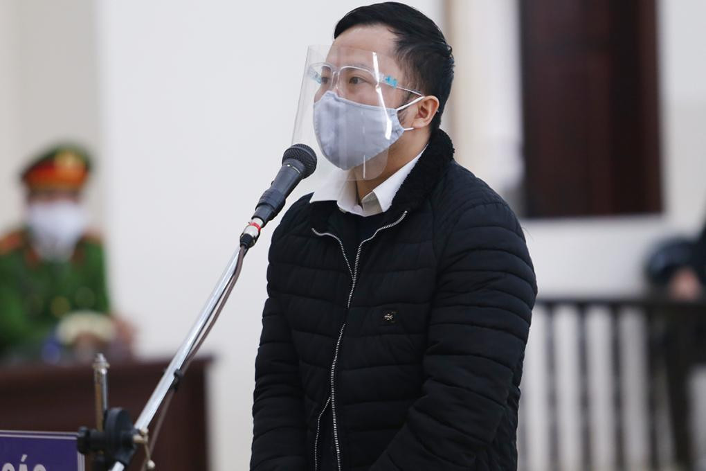 Cựu Hiệu trưởng Dương Văn Hòa. Cựu Hiệu trưởng Dương Văn Hòa.