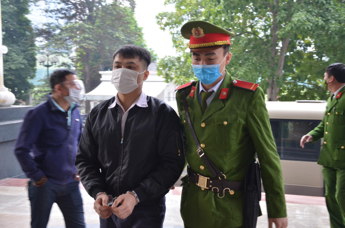 Sau phiên sơ thẩm, 11 trong tổng số 14 bị cáo làm đơn kháng cáo xin cấp phúc thẩm giảm án.