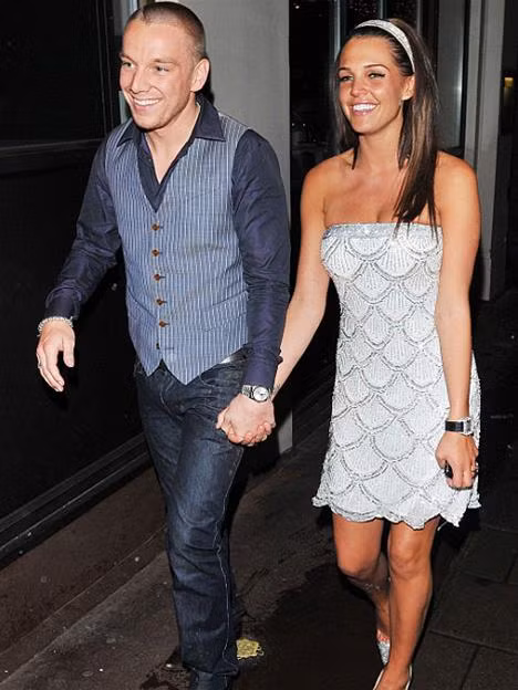 Danielle Lloyd bị bắt gặp đi chơi đêm cùng tiền vệ Jamie O'Hara của đội Tottenham Hotspur