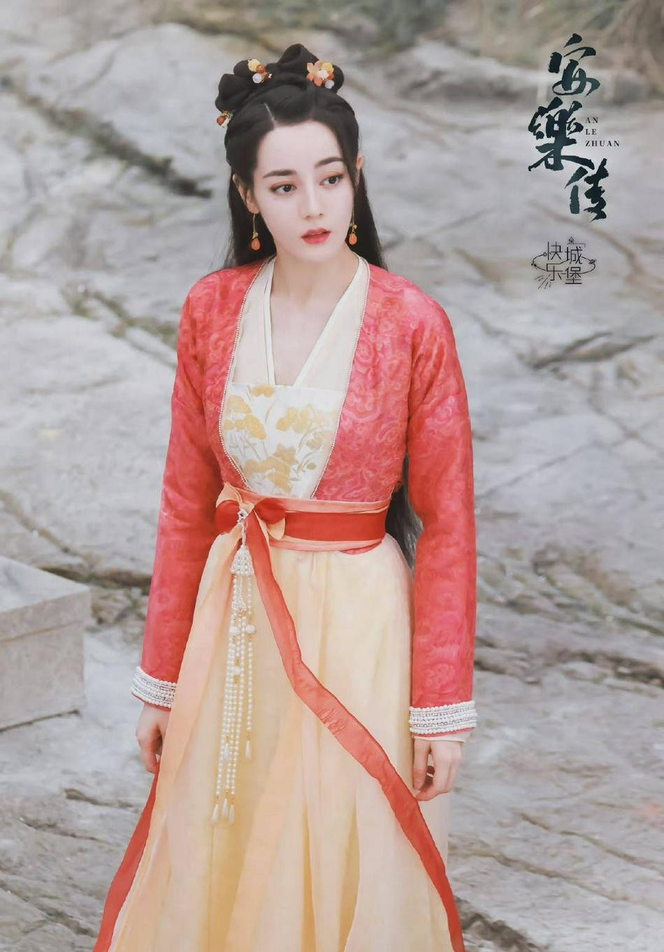 Trong khi C-biz đang lao đao với chiến dịch &quot;thanh lọc&quot; khắc nghiệt chưa từng có, vận khí của Nhiệt Ba ngày càng vượng. Bộ phim &quot;Em là niềm kiêu hãnh của anh&quot; do Nhiệt Ba đóng chính vừa kết thúc gần gây tiếng vang toàn châu Á nhờ màn tương tác ngọt ngào giữa cô và Dương Dương. Người đẹp 9x cũng được dân mạng đánh giá diễn xuất ngày càng tiến bộ.