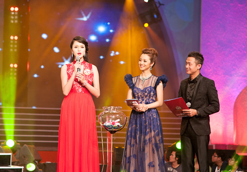 Đỗ Hoàng Anh trong phần thi ứng xử. Ảnh: Công Khanh