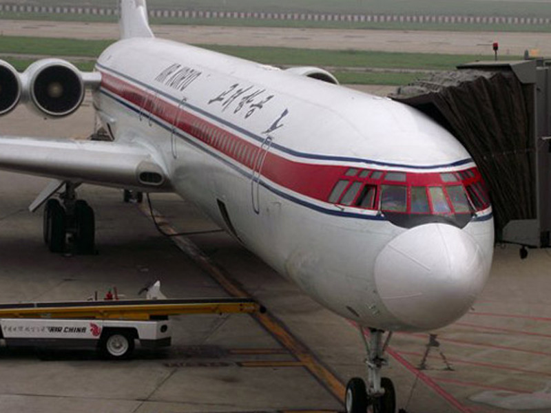 Đây là chiếc máy bay Ilyushin Il-62 P-885 của Air Koryo, một phiên bản của dòng Il-62 được chế tạo trong thập niên 1960. Kể từ năm 1989 đã có 10 vụ tai nạn liên quan tới II-62, song chỉ có hai vụ được xem là nghiêm trọng.