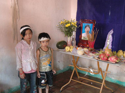 Chị Liễu mất đi để lại 2 con nhỏ, gia cảnh rất khó khăn