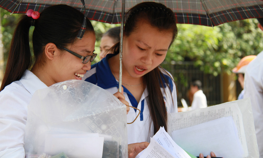 Thí sinh tươi cười khi kết thúc môn Hóa khối B