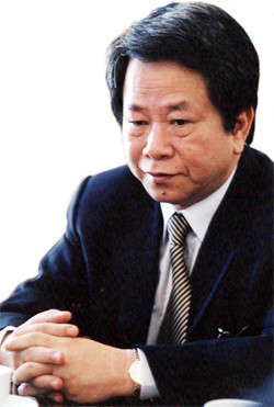 Nhà nghiên cứu Nguyễn Trần Bạt. Nhà nghiên cứu Nguyễn Trần Bạt