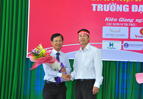 Tưng bừng Chủ nhật Đỏ tại trường ĐH Kiên Giang ảnh 4