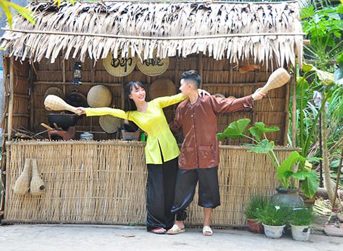 Giới trẻ 'mê mẩn' phố ông Đồ ở Cần Thơ ảnh 4