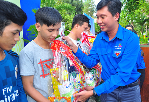 An Giang khởi động Năm tình nguyện quốc gia ảnh 7