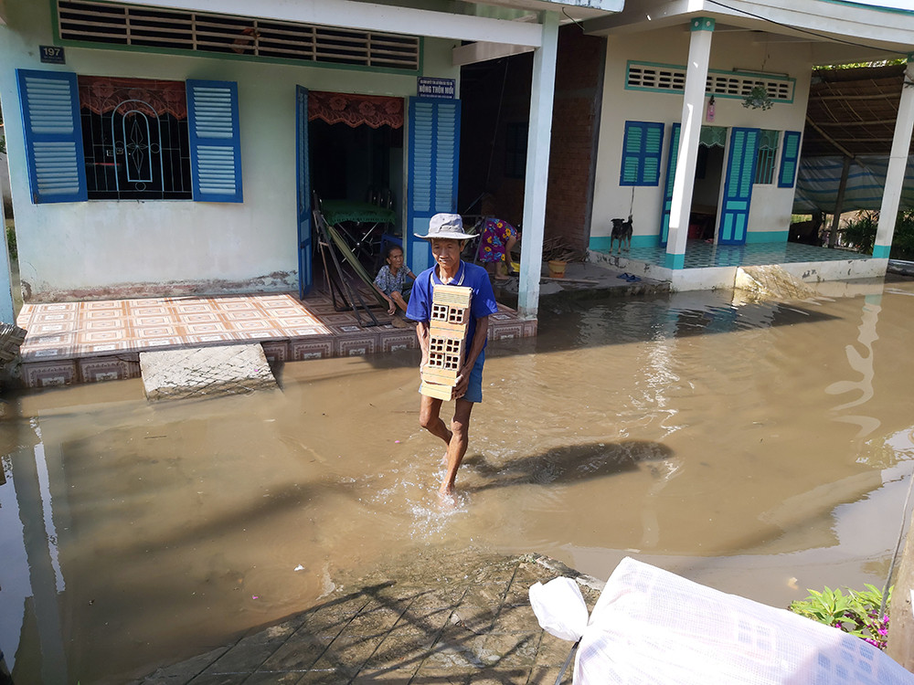 Người Cần Thơ vật lộn trong biển nước, học sinh tiếp tục được nghỉ học ảnh 12