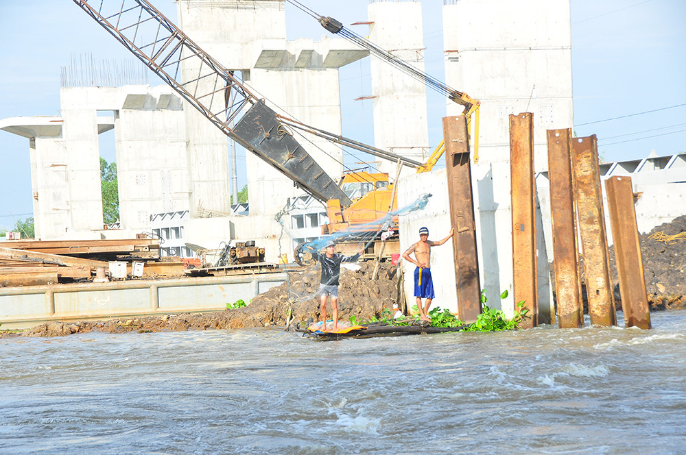 An Giang xả lũ đón phù sa từ thượng nguồn, dân hò reo phấn khởi ảnh 14