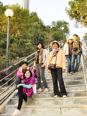 Đường lên cột cờ Lũng Cú - điểm cực Bắc Việt Nam