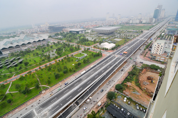 Đường trên cao đoạn đi qua Trung tâm Hội nghị Quốc gia