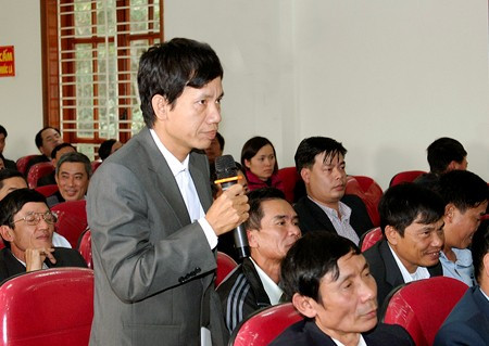 Đại diện cử tri xã Tân Sơn, huyện Kiến Thụy phát biểu tại buổi tiếp xúc