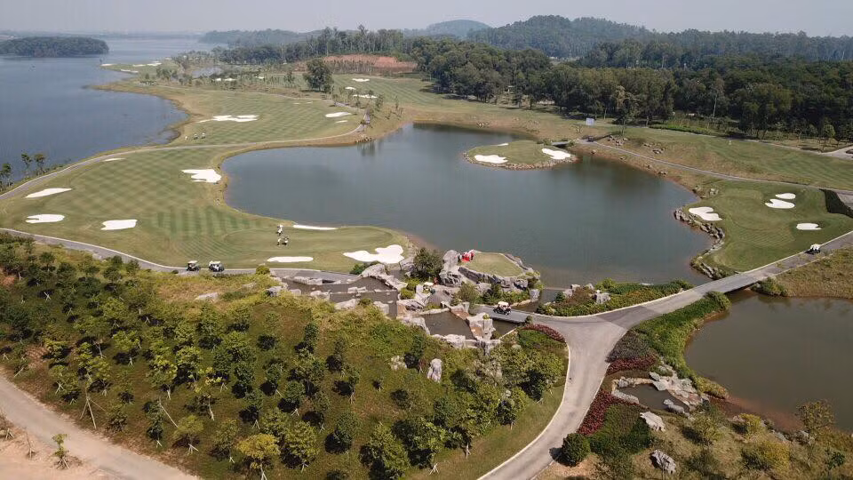 144 golfer và 6 giờ trải nghiệm thú vị trên sân Kings Course ảnh 26