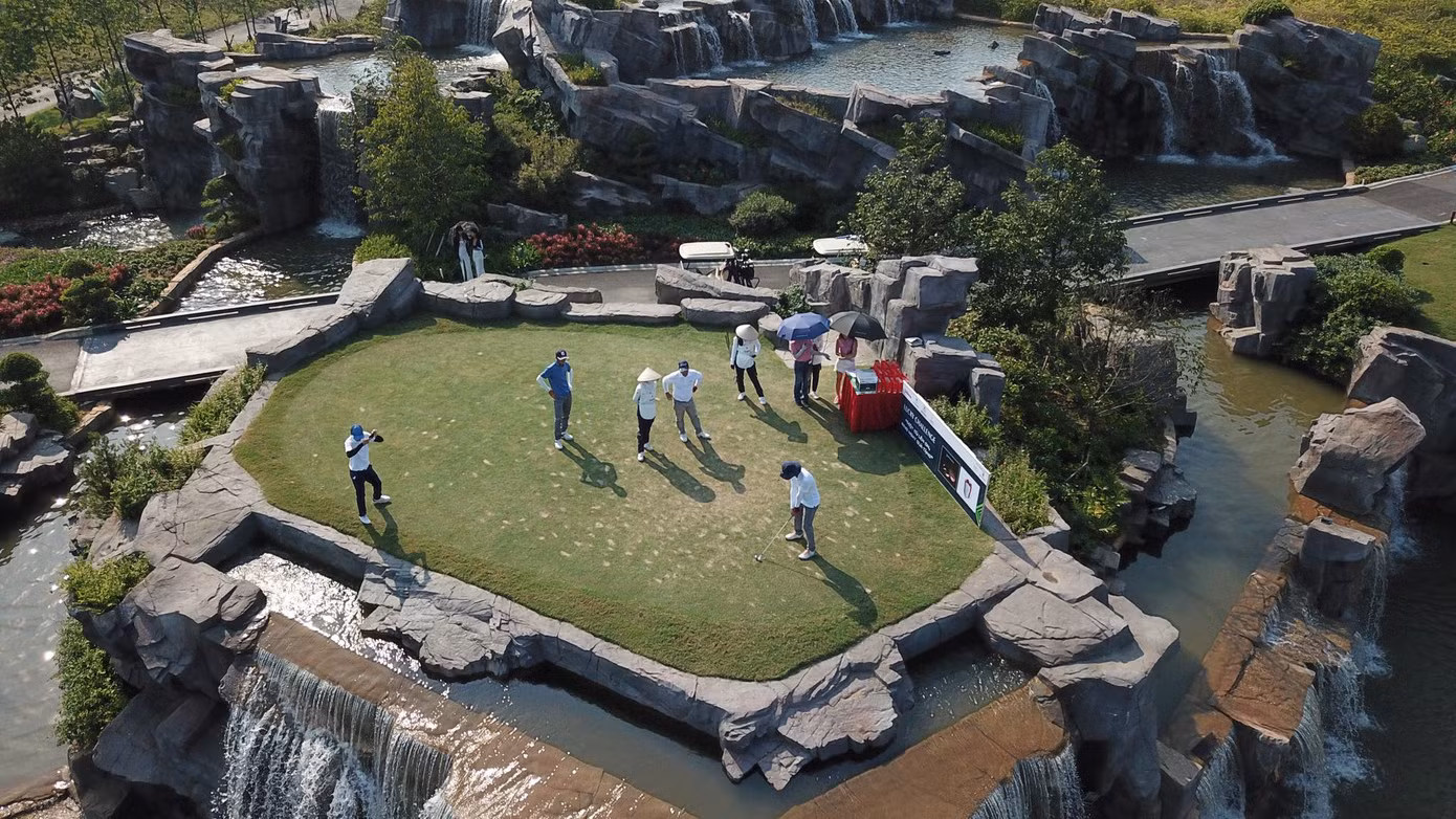 144 golfer và 6 giờ trải nghiệm thú vị trên sân Kings Course ảnh 22