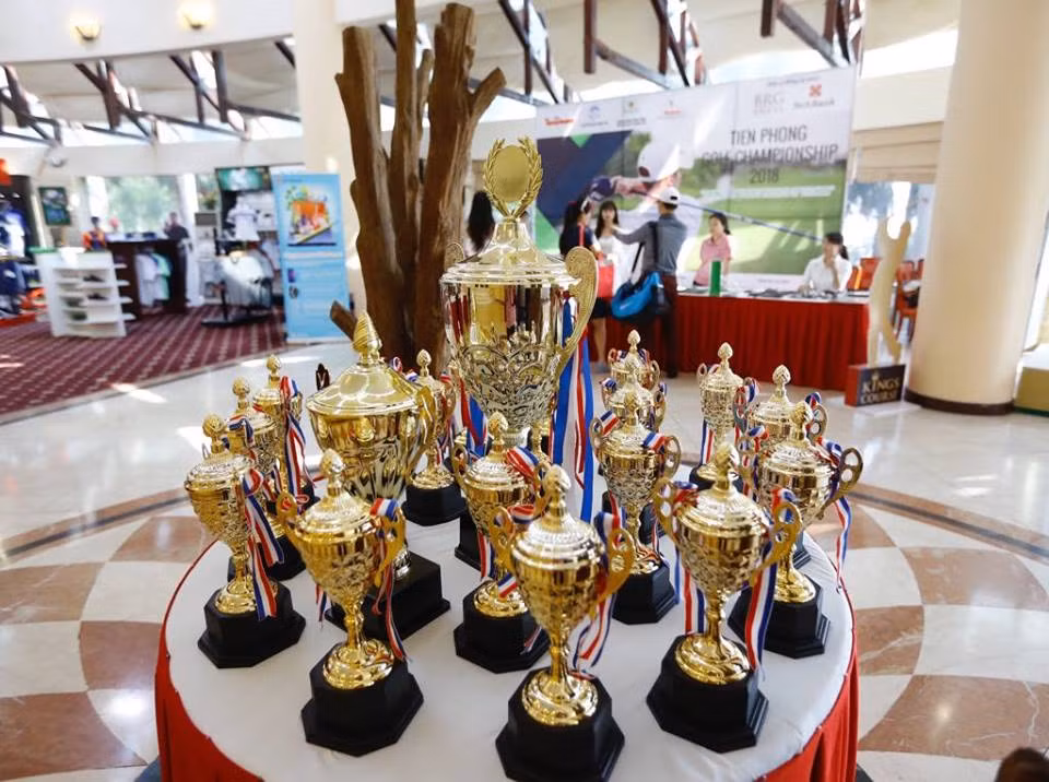 144 golfer và 6 giờ trải nghiệm thú vị trên sân Kings Course ảnh 55