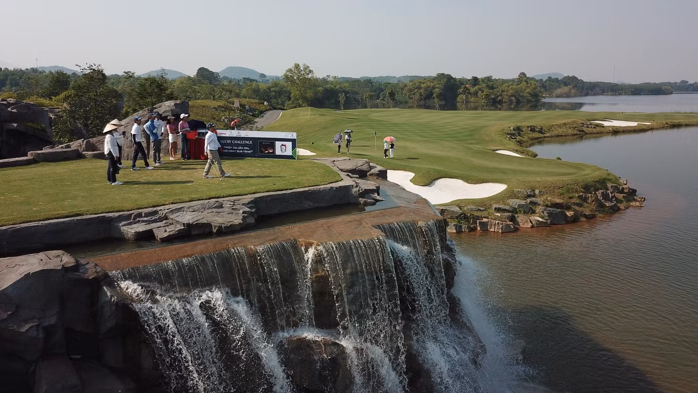 144 golfer và 6 giờ trải nghiệm thú vị trên sân Kings Course ảnh 19