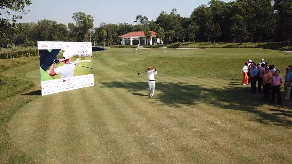 144 golfer và 6 giờ trải nghiệm thú vị trên sân Kings Course ảnh 28