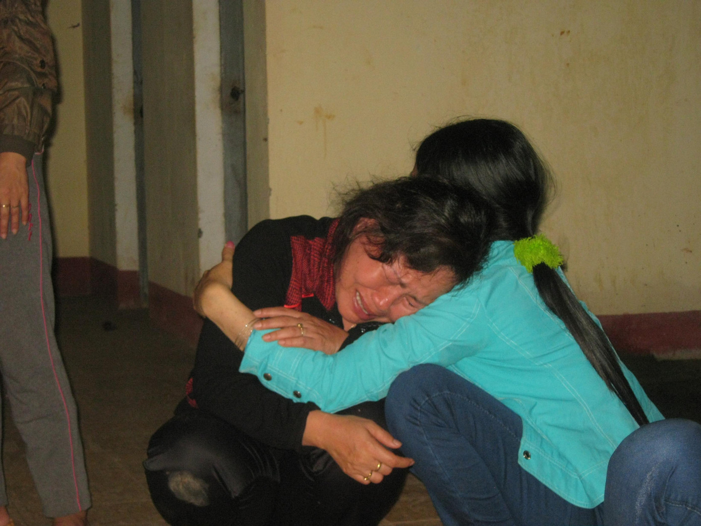 Bà Nguyễn Thị Mai đau đớn khi nhận tin con gái bị chết