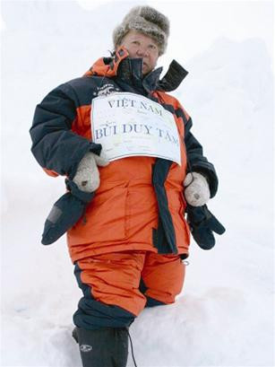 Ông Bùi Duy Tâm trên Bắc Cực Ông Bùi Duy Tâm trên Bắc Cực