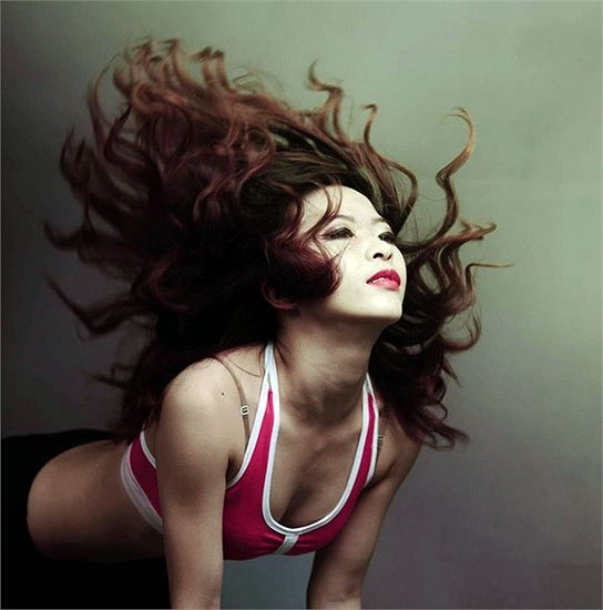 Từ một cô bé nhỏ nhắn, Giang Anh giờ đã 'cơ bắp' và khỏe mạnh hơn rất nhiều