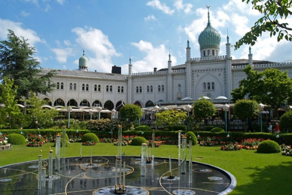 Tivoli là công viên giải trí lâu đời thứ 2 trên thế giới