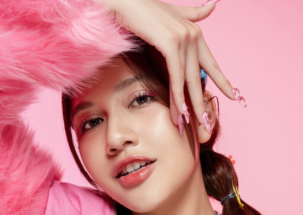 Emma đang nỗ lực từng ngày để khẳng định trong con đường đi rất riêng của mình