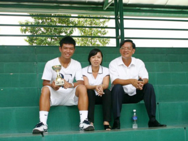 Bố của Thiên muốn anh trở thành tay vợt đạt đẳng cấp thế giới nên không tiếc tiền đầu tư