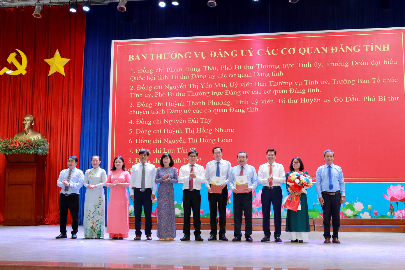 Trao quyết định thành lập mới Đảng bộ các cơ quan Đảng tỉnh Tây Ninh.