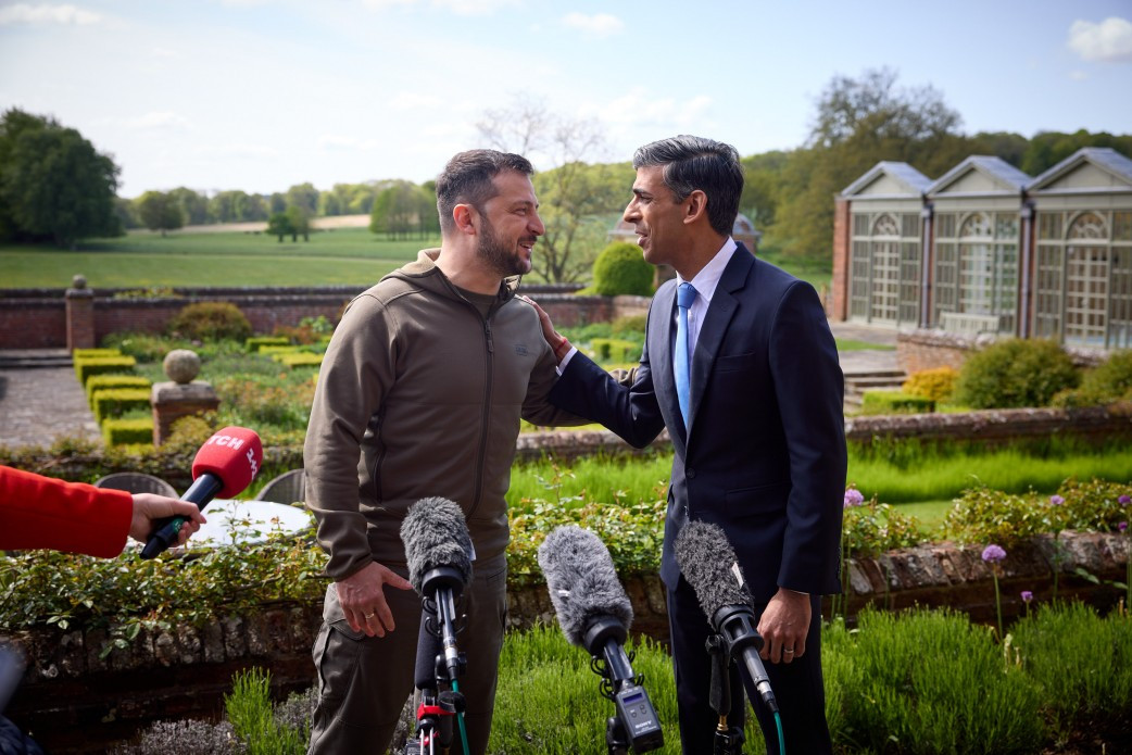 Tổng thống Ukraine Zelensky gặp Thủ tướng Anh Rishi Sunak. (Ảnh: Website Tổng thống Ukraine) Tổng thống Ukraine Zelensky gặp Thủ tướng Anh Rishi Sunak. (Ảnh: Website Tổng thống Ukraine)