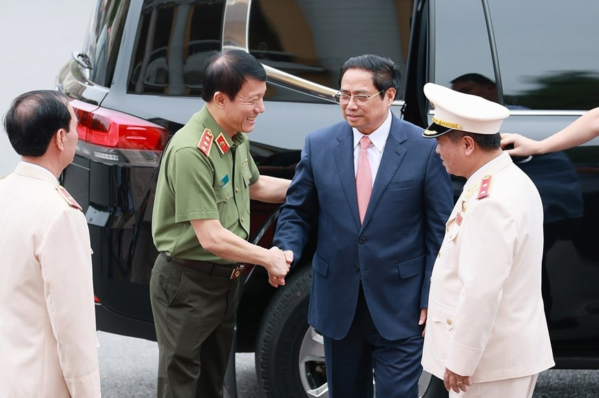 Sáng 13/5, tại Hà Nội, Thủ tướng Phạm Minh Chính đến dự và phát biểu tại lễ kỷ niệm 70 năm Ngày truyền thống lực lượng An ninh Kinh tế (13/5/1953-13/5/2023) và đón nhận Huân chương Bảo vệ Tổ quốc. (Ảnh: Dương Giang/TTXVN)