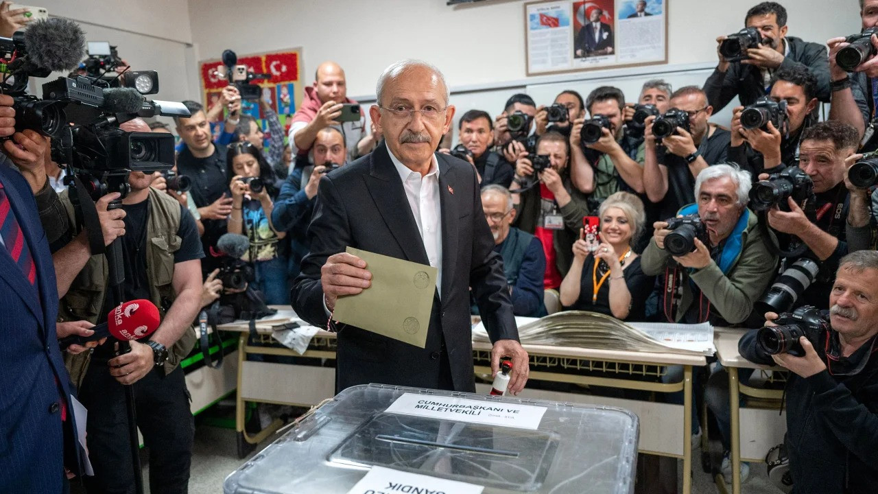 Ông Kemal Kilicdaroglu bỏ phiếu hôm 14/5. Ảnh: Reuters Ông Kemal Kilicdaroglu bỏ phiếu hôm 14/5. Ảnh: Reuters