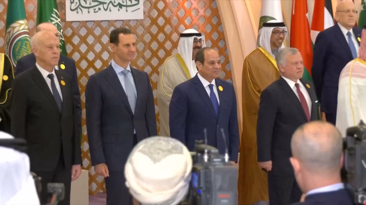 Lãnh đạo Syria cùng chụp ảnh nhóm. Ảnh: Reuters Lãnh đạo Syria cùng chụp ảnh nhóm. Ảnh: Reuters