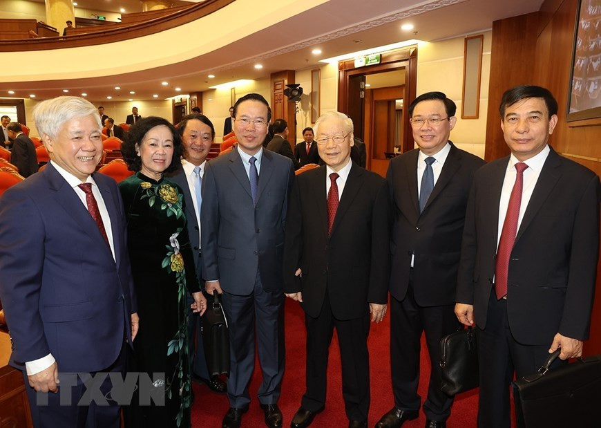 Tổng Bí thư Nguyễn Phú Trọng và các đồng chí lãnh đạo Đảng, Nhà nước cùng các đại biểu dự khai mạc hội nghị. (Ảnh: Trí Dũng/TTXVN) Tổng Bí thư Nguyễn Phú Trọng và các đồng chí lãnh đạo Đảng, Nhà nước cùng các đại biểu dự khai mạc hội nghị. (Ảnh: Trí Dũng/TTXVN)